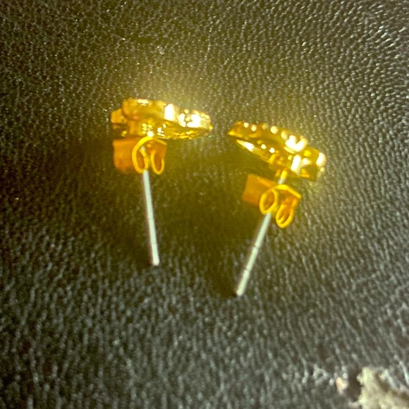 WDW Minnie mouse, gold earrings perfect condition - Picture 2 of 2
